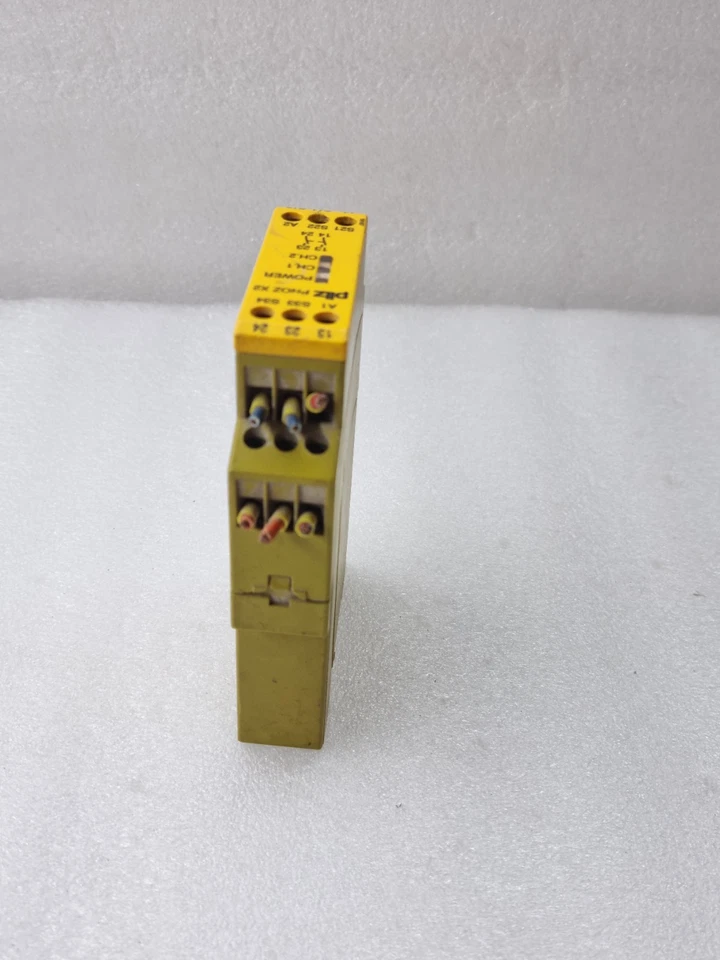 PILZ PNOZ X2 24VAC/DC 774303 SAFETY RELAY MADE IN GERMANY